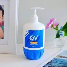 کرم مرطوب کننده و آبرسان QV کیووی مدل Moderate حجم 500 میل اورجینال