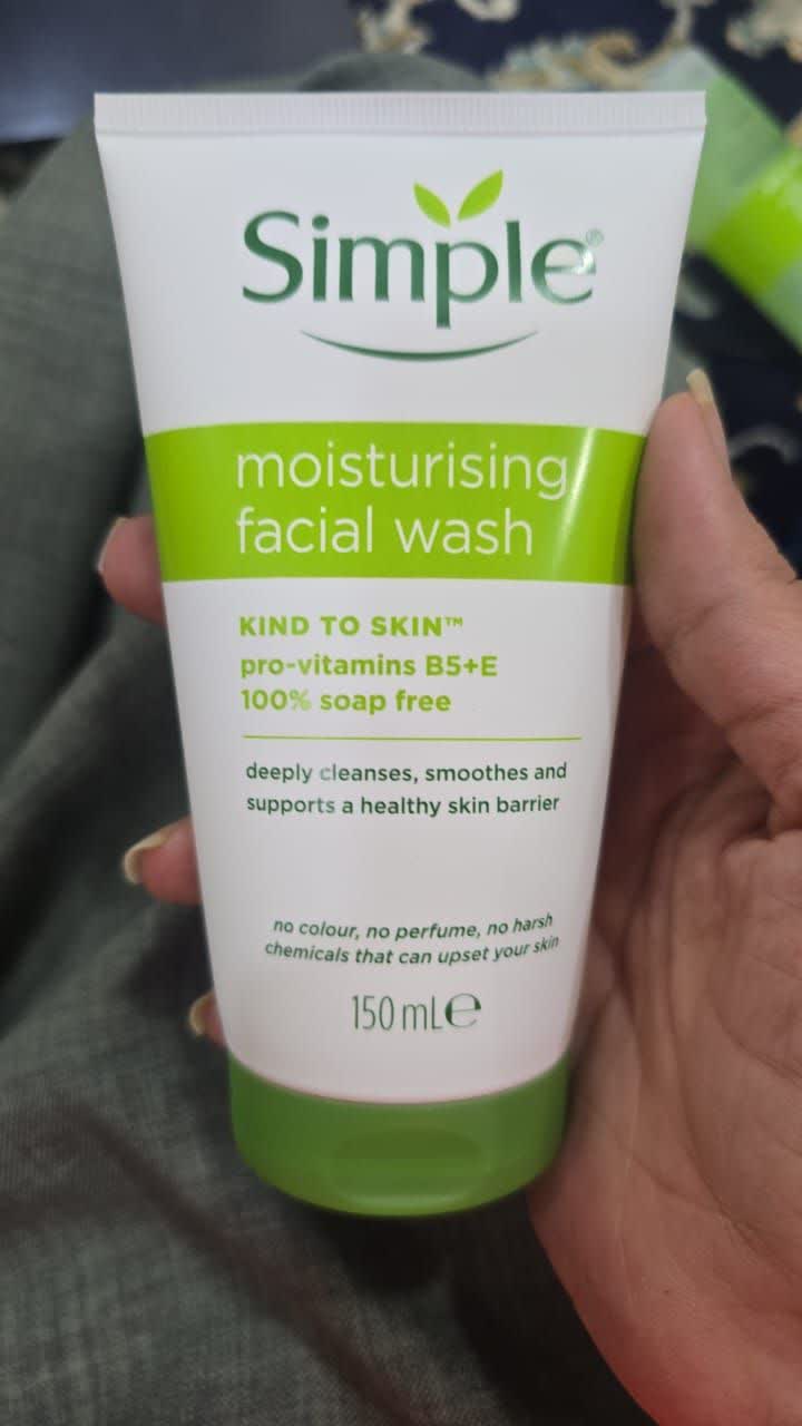 ژل شستشو صورت شاداب کننده و طراوت بخش سیمپل (Refreshing Facial Wash) Simple اورجینال